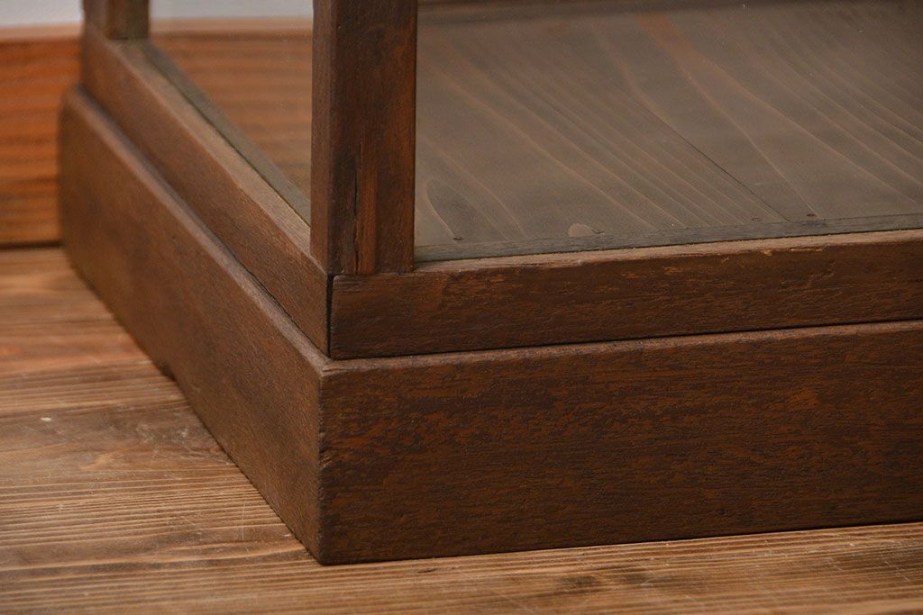 アンティーク家具　アンティーク　ナチュラルな古い木製ガラスケース