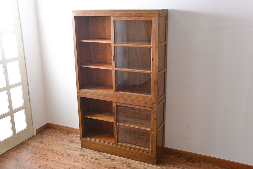 アンティーク家具　アンティーク　古い木製の引き戸収納棚