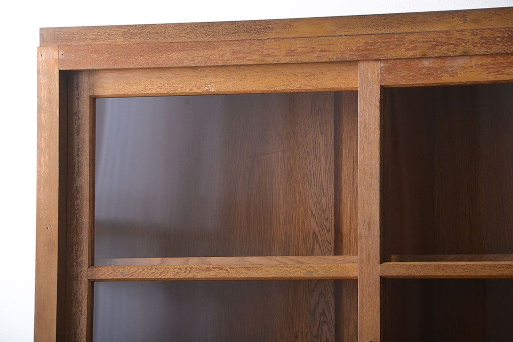 アンティーク家具　アンティーク　古い木製の引き戸収納棚