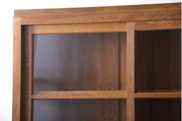 アンティーク家具　アンティーク　古い木製の引き戸収納棚