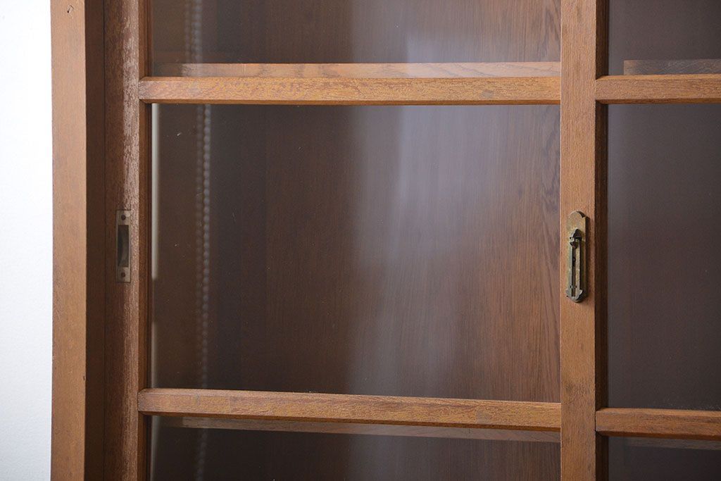 アンティーク家具　アンティーク　古い木製の引き戸収納棚