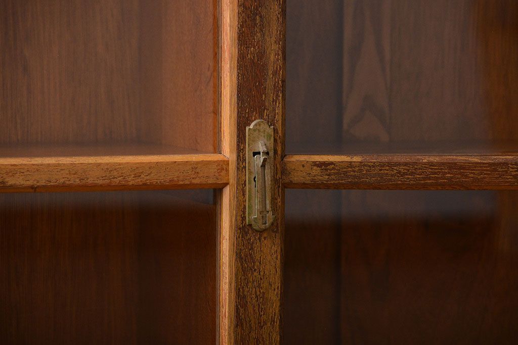 アンティーク家具　アンティーク　古い木製の引き戸収納棚