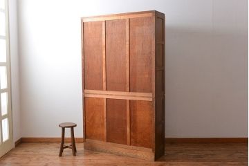 アンティーク家具　アンティーク　古い木製の引き戸収納棚