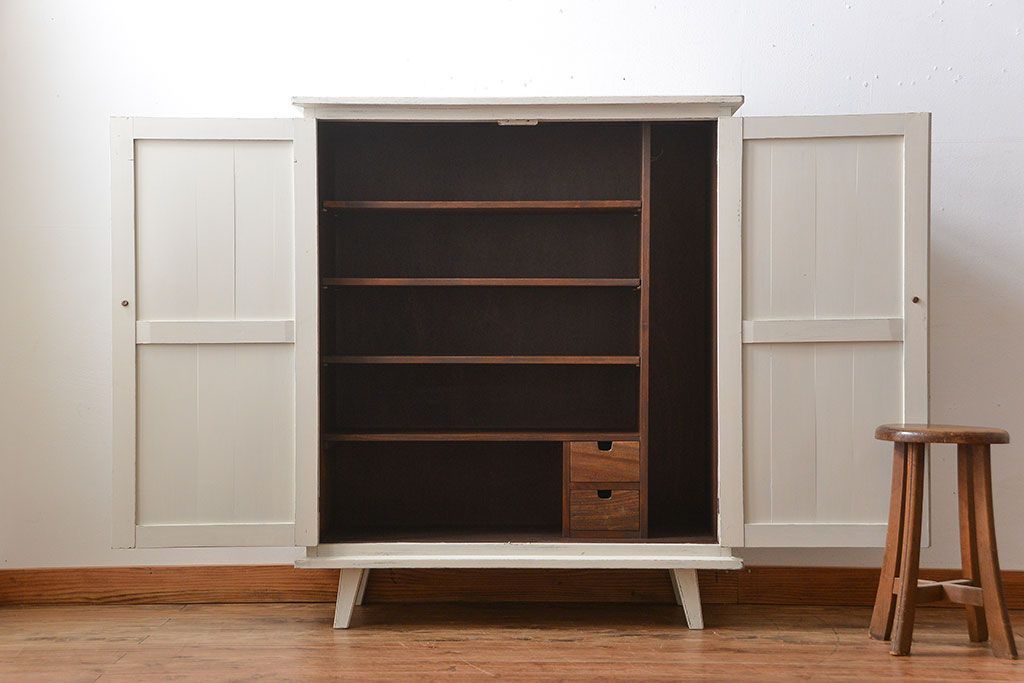 アンティーク家具　アンティーク　おしゃれなペイントキャビネット