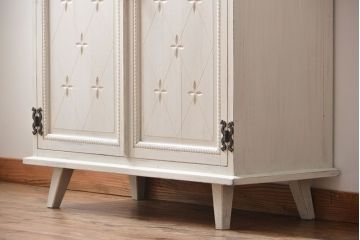 アンティーク家具　アンティーク　おしゃれなペイントキャビネット