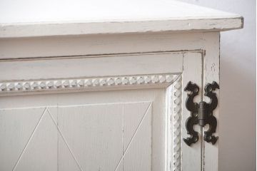 アンティーク家具　アンティーク　おしゃれなペイントキャビネット