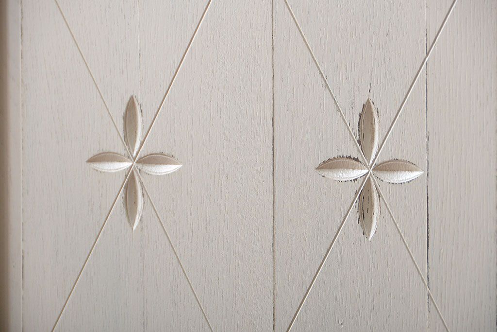 アンティーク家具　アンティーク　おしゃれなペイントキャビネット