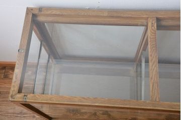 レトロ家具　アンティーク　引き出し付きレトロな木製ガラスケース