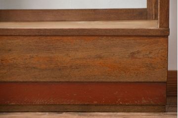 レトロ家具　アンティーク　引き出し付きレトロな木製ガラスケース