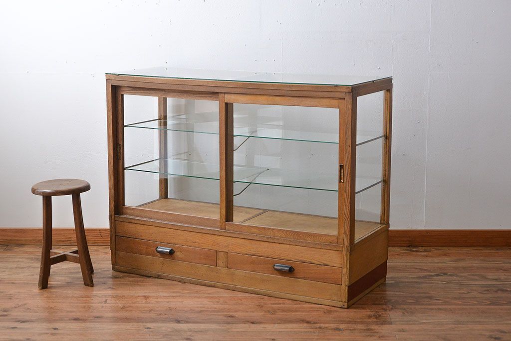 レトロ家具　アンティーク　引き出し付きレトロな木製ガラスケース