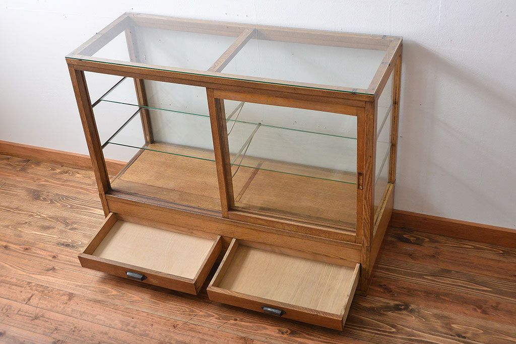 レトロ家具　アンティーク　引き出し付きレトロな木製ガラスケース