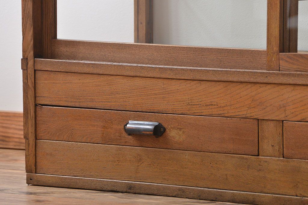 レトロ家具　アンティーク　引き出し付きレトロな木製ガラスケース