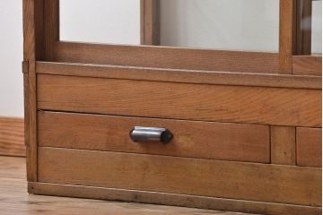 レトロ家具　アンティーク　引き出し付きレトロな木製ガラスケース