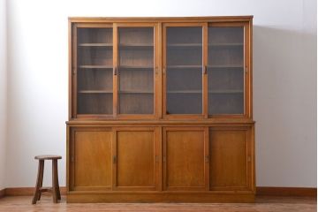 レトロ家具　昭和レトロ　大きな4枚引き戸の古い木製収納棚