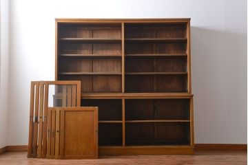 レトロ家具　昭和レトロ　大きな4枚引き戸の古い木製収納棚