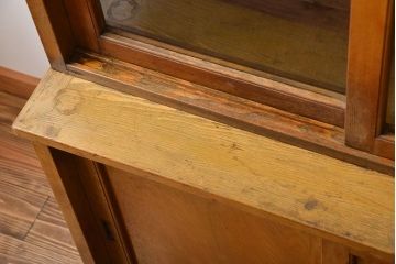 レトロ家具　昭和レトロ　大きな4枚引き戸の古い木製収納棚