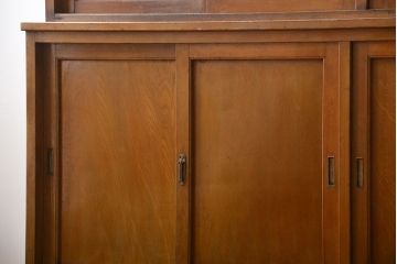 レトロ家具　昭和レトロ　大きな4枚引き戸の古い木製収納棚