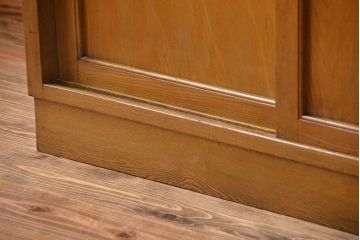 レトロ家具　昭和レトロ　大きな4枚引き戸の古い木製収納棚