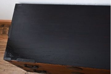 アンティーク家具　古民具・骨董　前面桐材のシンプルな衣装箪笥(桐箪笥、桐たんす)