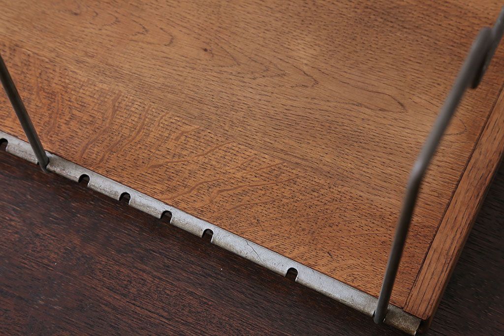 アンティーク雑貨　シンプルな本立てとお洒落なウォールフックのセット