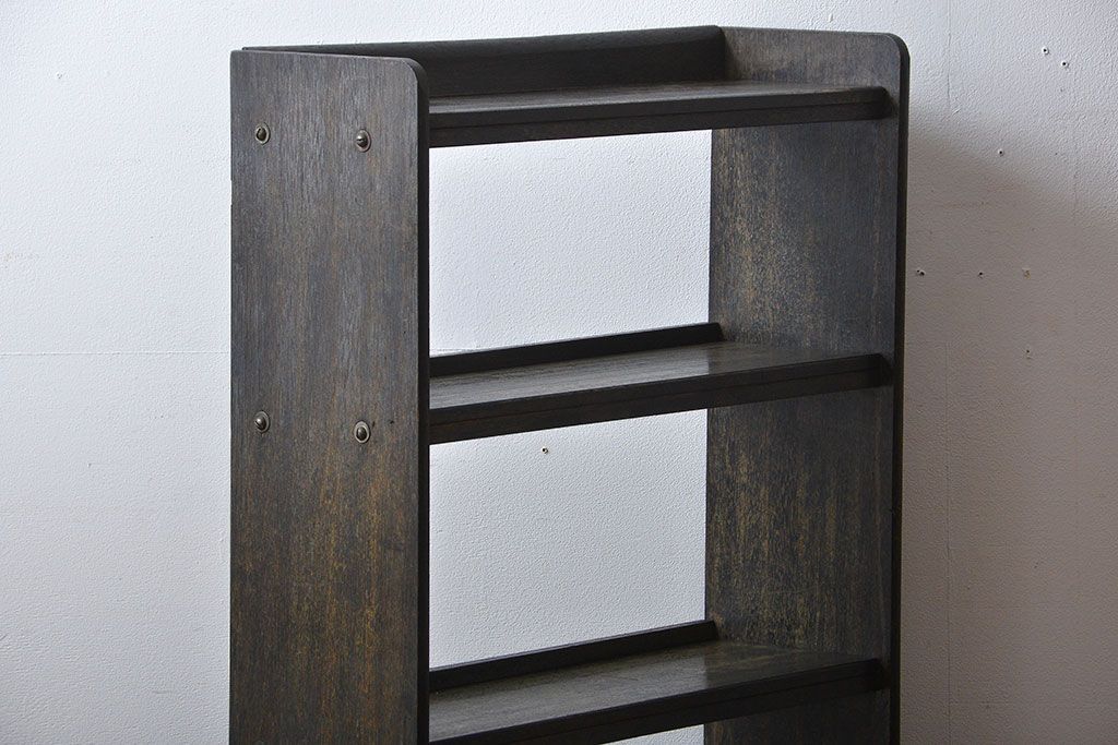 アンティーク家具　アンティーク　古い木製のシンプルな本棚