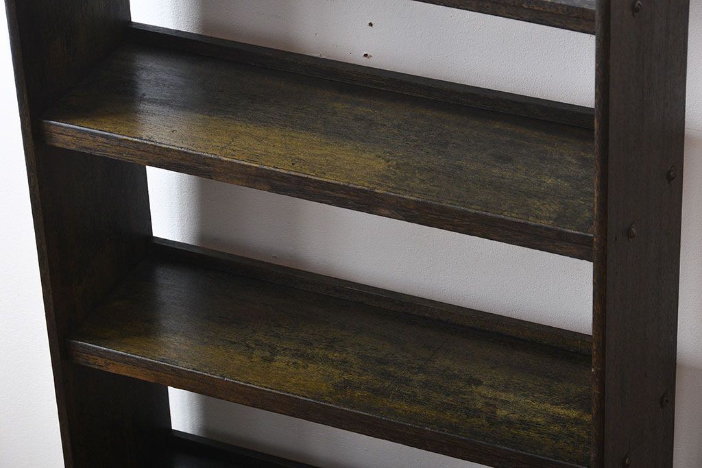 アンティーク家具　アンティーク　古い木製のシンプルな本棚