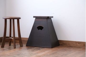アンティーク雑貨　アンティーク　古い木製踏み台(1)