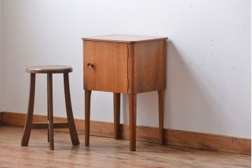 北欧家具 GORDON RUSSELL シンプルでおしゃれな収納棚付きサイドテーブル