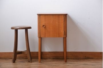 北欧家具 GORDON RUSSELL シンプルでおしゃれな収納棚付きサイドテーブル