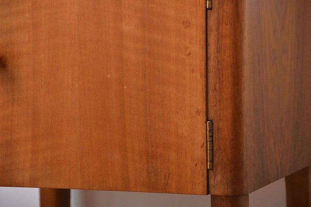 北欧家具 GORDON RUSSELL シンプルでおしゃれな収納棚付きサイドテーブル