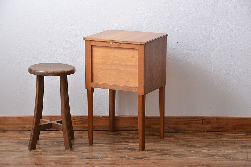 北欧家具 GORDON RUSSELL シンプルでおしゃれな収納棚付きサイドテーブル