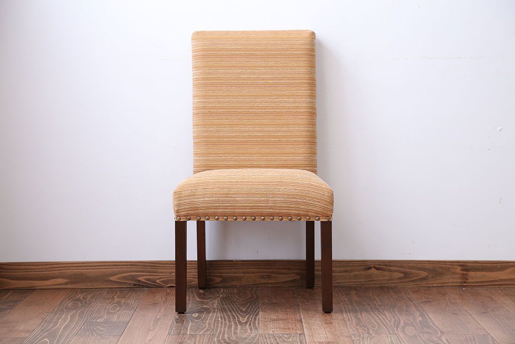 アンティーク家具　アンティーク　小振りでおしゃれなチェア