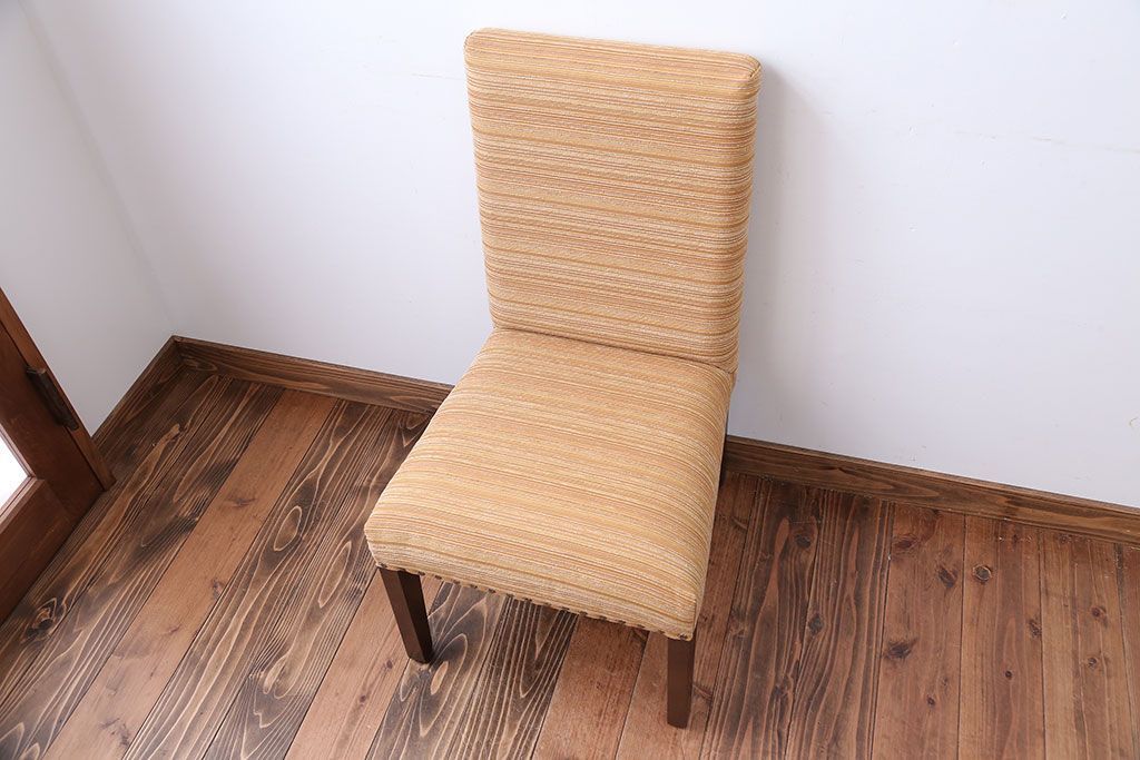 アンティーク家具　アンティーク　小振りでおしゃれなチェア