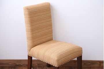 アンティーク家具　アンティーク　小振りでおしゃれなチェア