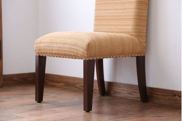 アンティーク家具　アンティーク　小振りでおしゃれなチェア