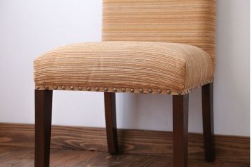 アンティーク家具　アンティーク　小振りでおしゃれなチェア