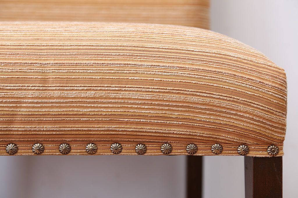 アンティーク家具　アンティーク　小振りでおしゃれなチェア