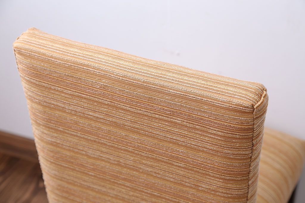 アンティーク家具　アンティーク　小振りでおしゃれなチェア