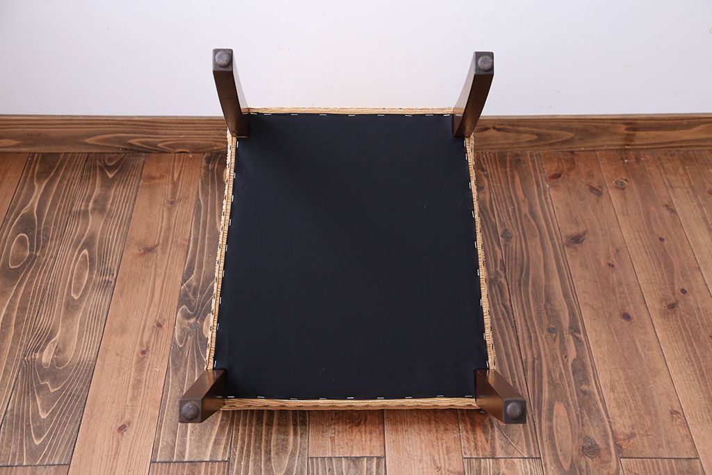 アンティーク家具　アンティーク　小振りでおしゃれなチェア