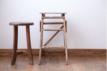 イギリスアンティーク　古い木製の折り畳み式ステップラダー