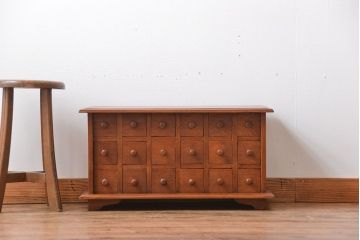 中古　海外輸入品　かわいい木製小引き出し
