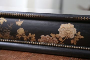 アンティーク雑貨　中古　アジアンテイストな大きな額縁ミラー