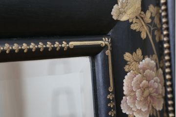 アンティーク雑貨　中古　アジアンテイストな大きな額縁ミラー