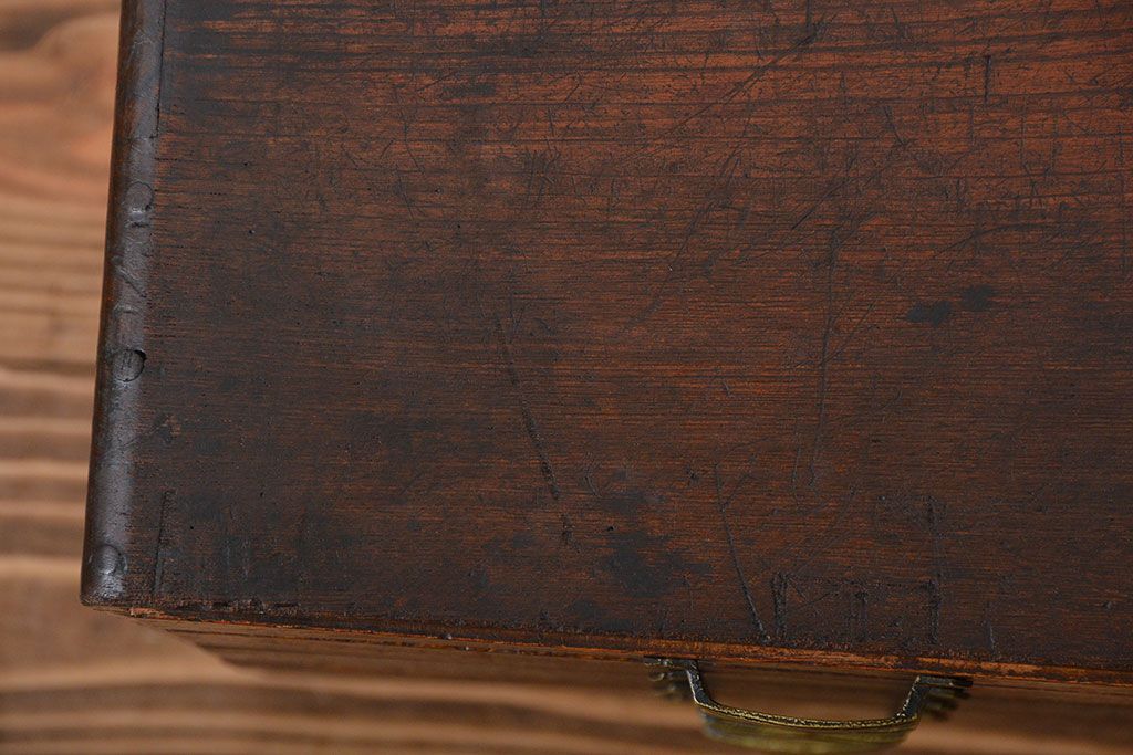 レトロ家具　昭和レトロ　古い木製のシャビーな小引き出し