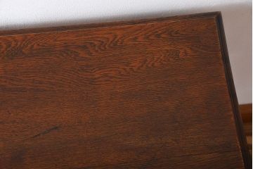 アンティーク家具　イギリスアンティーク　オーク材のおしゃれなサイドテーブル