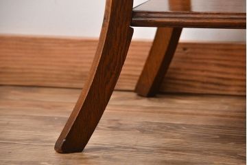 アンティーク家具　イギリスアンティーク　オーク材のおしゃれなサイドテーブル