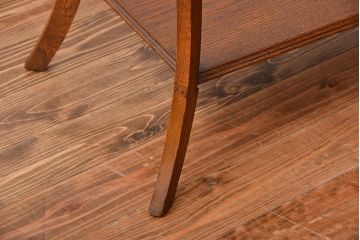 アンティーク家具　イギリスアンティーク　オーク材のおしゃれなサイドテーブル