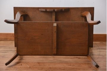 アンティーク家具　イギリスアンティーク　オーク材のおしゃれなサイドテーブル