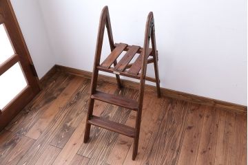 アンティーク雑貨　イギリスアンティーク　古い木製の折り畳み式ステップラダー(2)