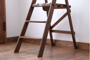 アンティーク雑貨　イギリスアンティーク　古い木製の折り畳み式ステップラダー(2)